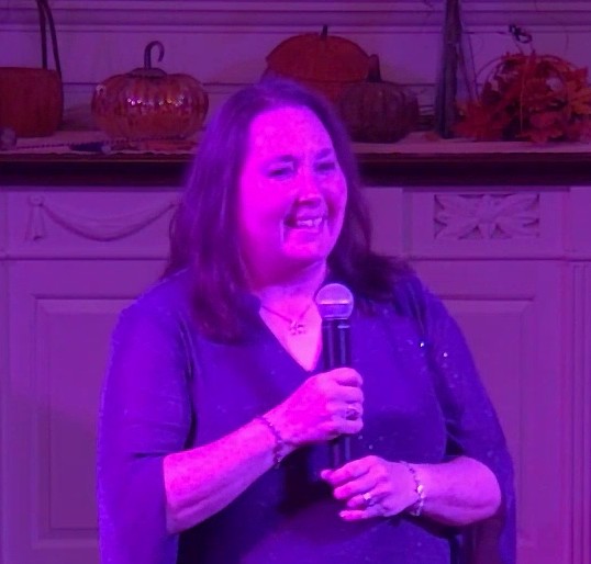 Image of Esther Rhatigan performing her Dreaming Together concert at the Meetinghouse Arts Center on November 15, 2025. Image credit: Stephanie Sullivan